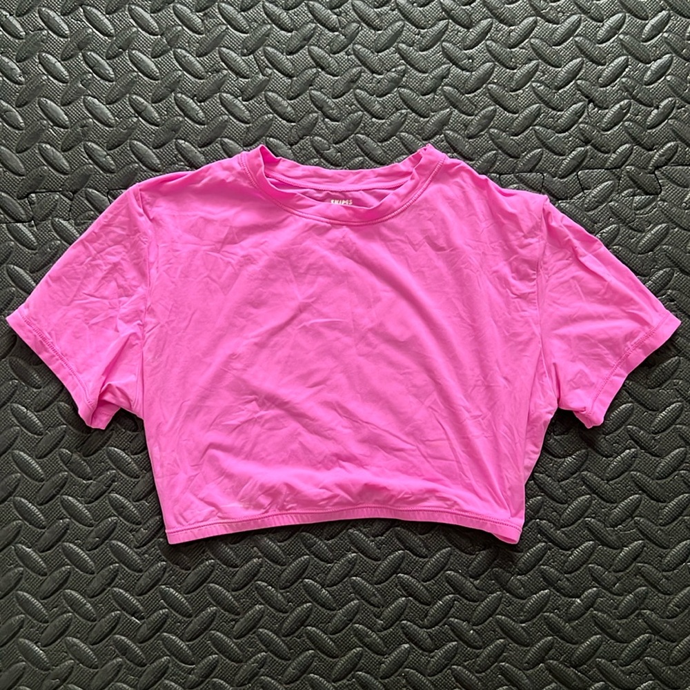 SKIMS cropped fits everybody tee